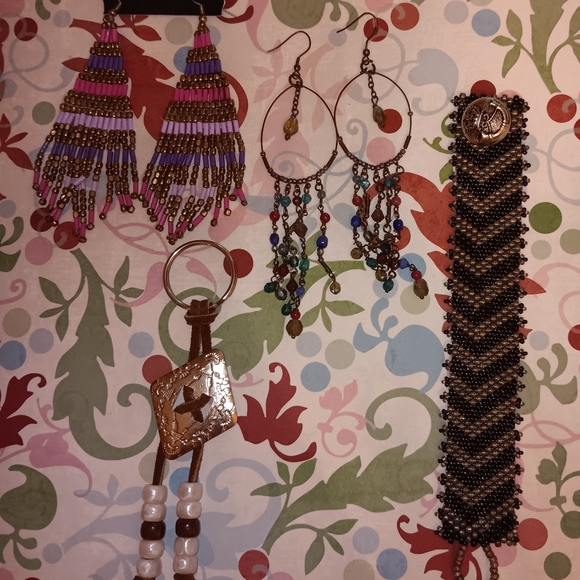 💕5 for 25$ SET OF 4 BOHO SOUTHWESTERN BOHEMIAN COLORFUL BEADED JEWELRY - Picture 15 of 16